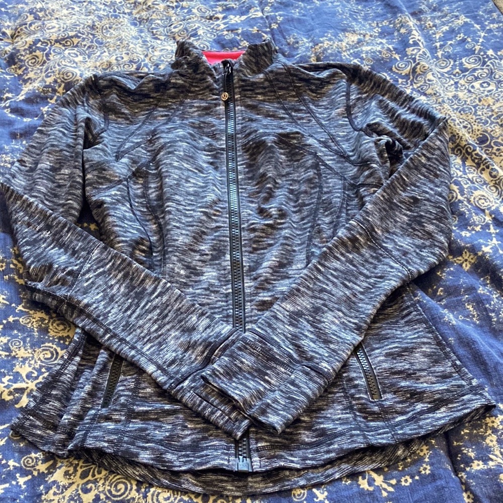 Lululemon define jacket size 6